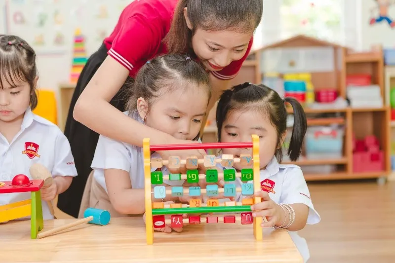 Các nguồn tài liệu và công cụ hỗ trợ phát triển tư duy logic cho trẻ