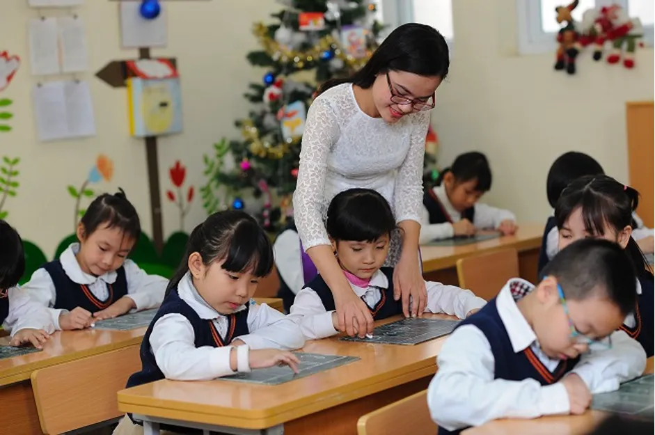 Cách giúp trẻ vượt qua những khó khăn tâm lý ban đầu