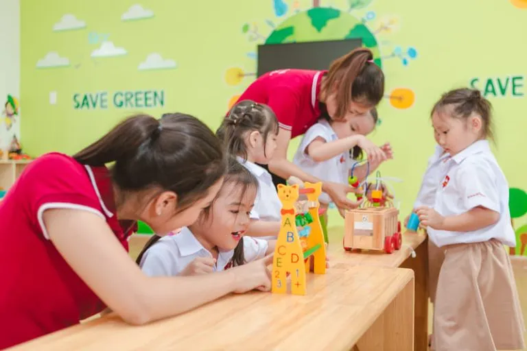 Kinh Nghiệm Thực Tế Từ Các Bậc Phụ Huynh Về Giáo Dục Sớm