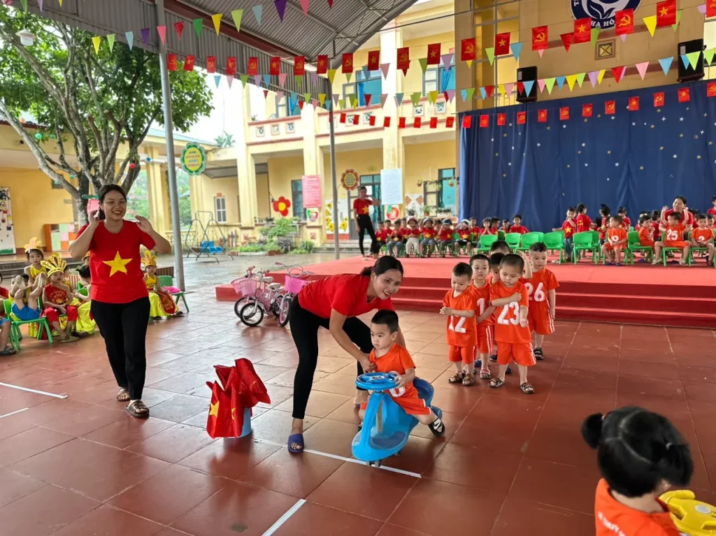 Kinh nghiệm lựa chọn trường mầm non chuẩn quốc gia cho con