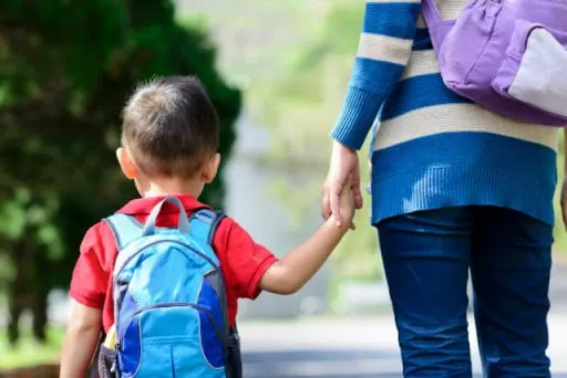 Tạo tâm lý thoải mái và háo hức cho con