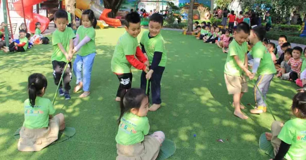 Vậy Nên Chọn Trường Công Hay Trường Tư Cho Bé?
