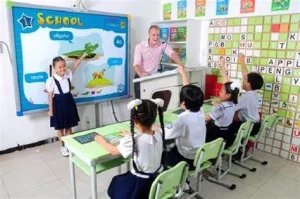 hoạt động học tập vui chơi trong lớp