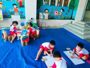 trường mầm non bán trú hay nội trú tốt hơn